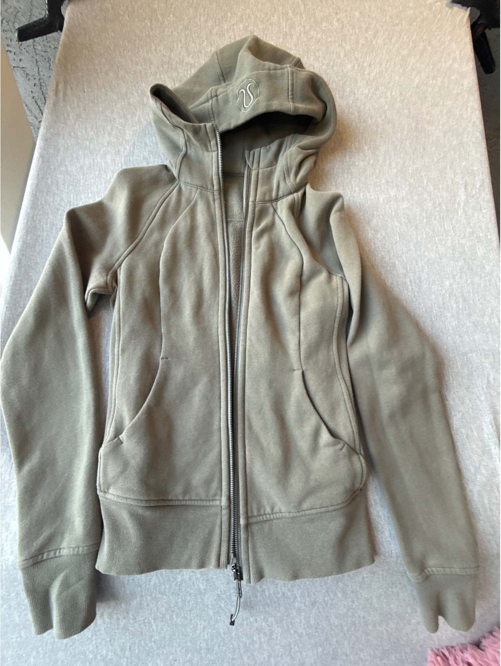 RARE Lululemon Scuba Hoodie Light Cotton Fleece Grey Sage Size 4